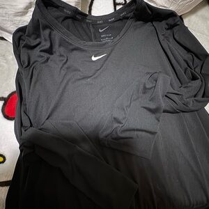 Nike Women’s Black Long Sleeve Shirt